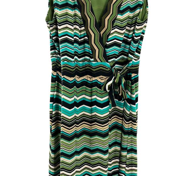 Sandra Darren Dress Womens 10 Green Chevron Side Tie V Neck Lined - Picture 7 of 11